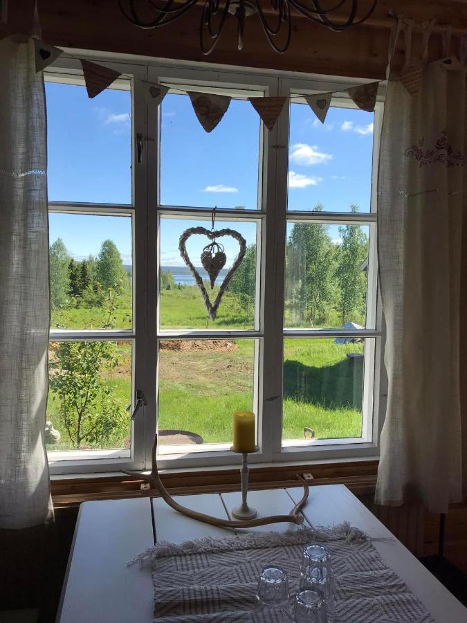 Paeivin Pirtti - Pirttikahvila Ja B&B ルオスト エクステリア 写真