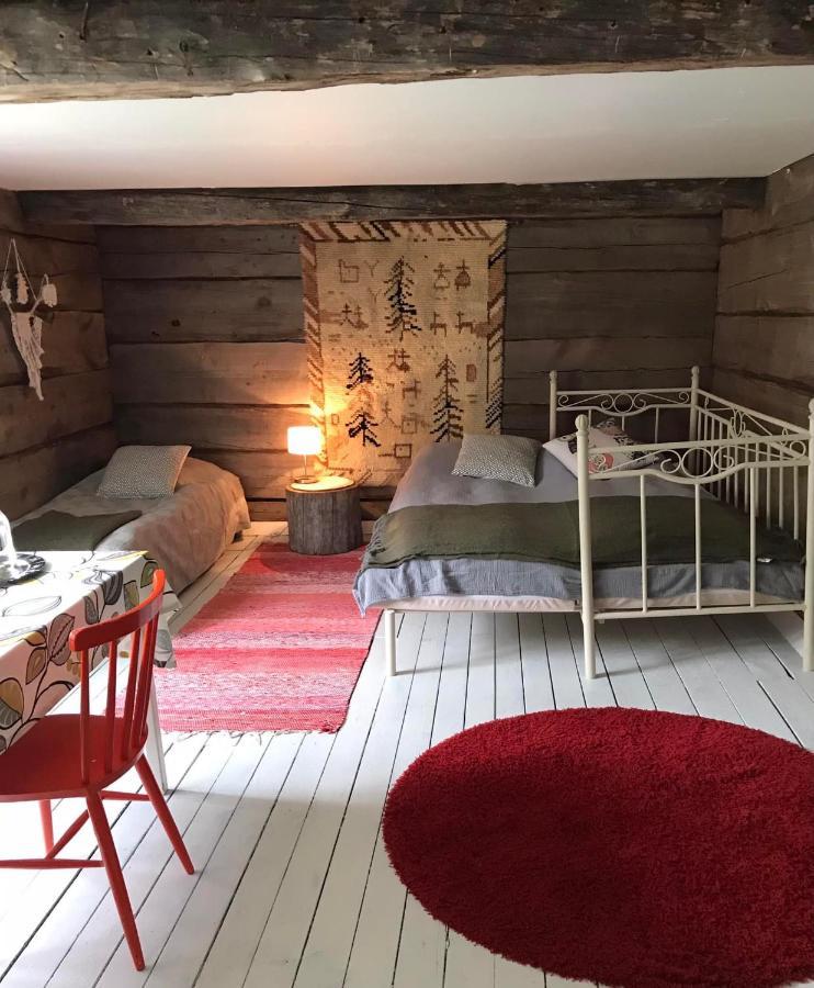 Paeivin Pirtti - Pirttikahvila Ja B&B ルオスト エクステリア 写真